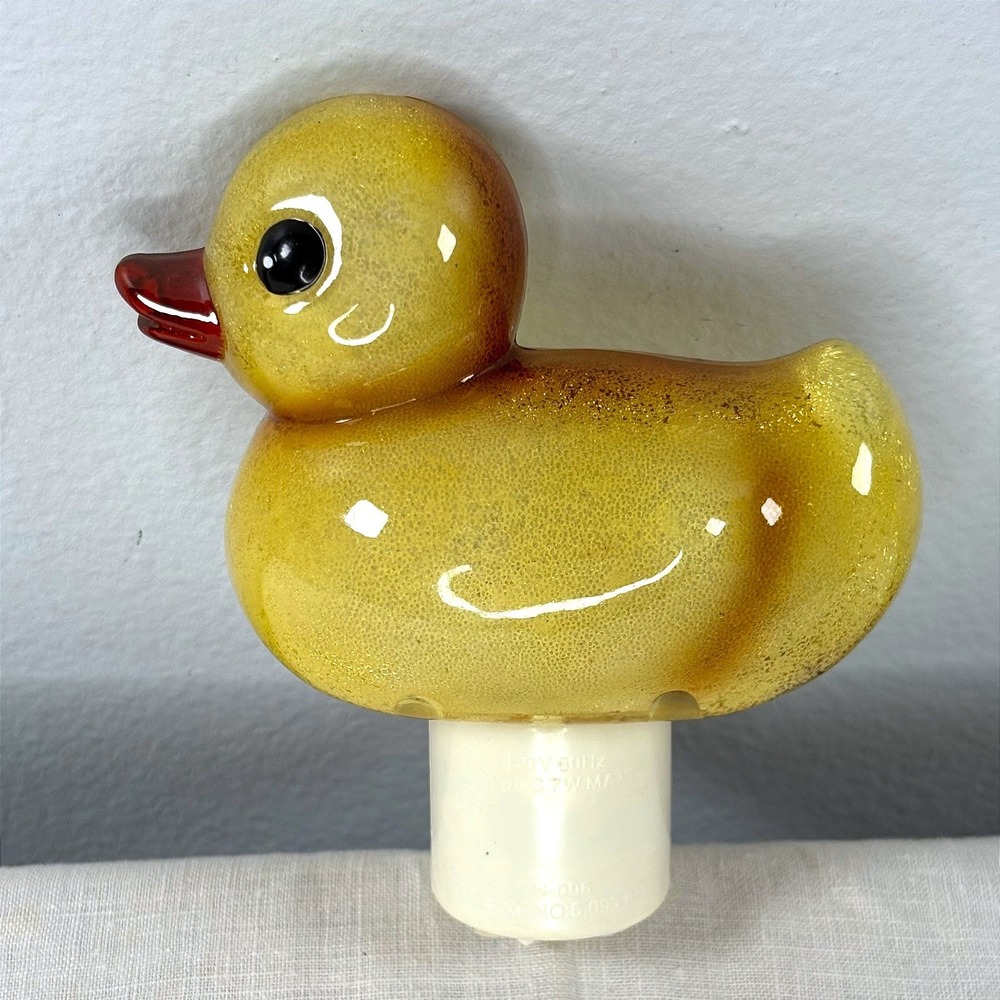 Vintage Yellow Rubber Duck Popcorn Plastic Plug In Night Light Retro Decor